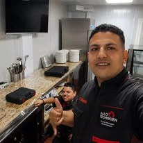 Photo fournie d'une intervention sur un appareil de cuisson